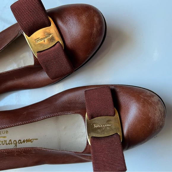 Salvatore Ferragamo Brown Leather Vara Pumps with Gold Accent - Picture 7 of 7
